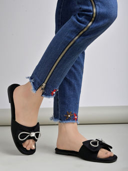 Shoetopia - Diamante Bow Detailed Black Flats