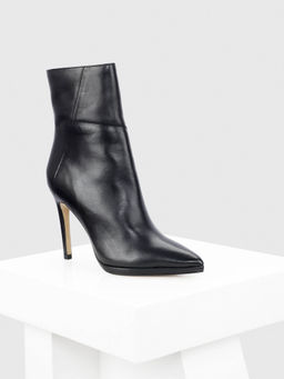 Oroh - Lucia Black Casual Boots