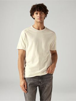 Levi's - Mens Solid Regular Fit T-Shirt