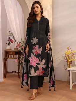 Libas - Silk Blend Floral Kurta With Pant & Dupatta