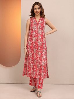 Libas - Cotton Blend Floral Kurta With Pant