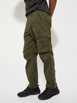 max - Men Olive Solid Cargo