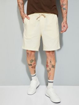 max - Men Cream Drawstring Solid Shorts