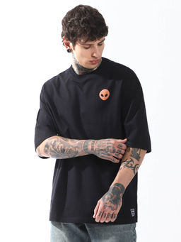Hubberholme - Men Printed Oversized Black T-Shirt