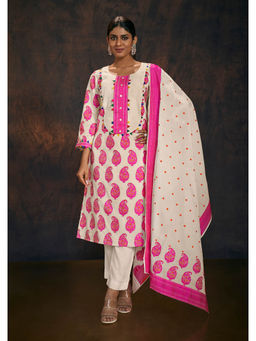 SALWAR STUDIO - Off White Pink Banarasi Chanderi Cotton Kurta & Dupatta (Set of 2)