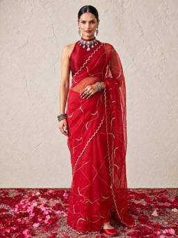Swtantra - Women's Red Net Embroidered Saree