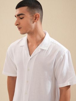 HIGHLANDER - Men White Cotton Textured Relaxed Fit Shirt