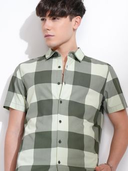 HIGHLANDER - Men Olive Cotton Checks Regular Fit Shirt