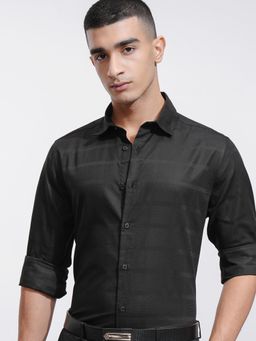 HIGHLANDER - Men Black Cotton Blend Checks Slim Fit Formal Shirt