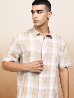 HIGHLANDER - Men Beige Cotton Blend Checks Relaxed Fit Shirt