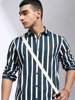 HIGHLANDER - Men Navy Blue Cotton Stripes Regular Fit Shirt