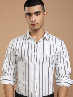 HIGHLANDER - Men White Cotton Stripes Slim Fit Shirt
