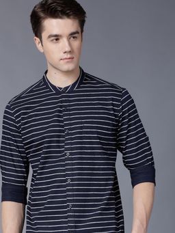 HIGHLANDER - Men Navy Blue Cotton Stripes Slim Fit Shirt