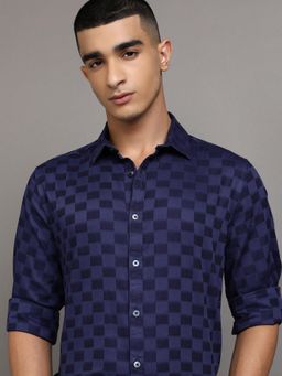 HIGHLANDER - Men Navy Blue Cotton Checks Slim Fit Shirt
