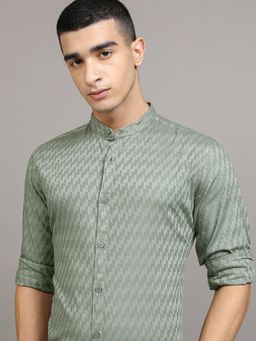 HIGHLANDER - Men Green Cotton Blend Self Design Regular Fit Shirt