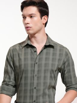 HIGHLANDER - Men Olive Cotton Checks Slim Fit Shirt