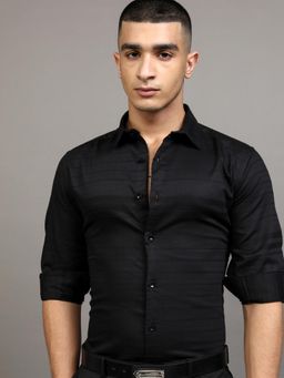 HIGHLANDER - Men Black Cotton Blend Textured Slim Fit Shirt