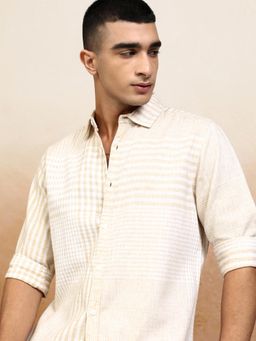 HIGHLANDER - Men Beige Cotton Blend Checks Regular Fit Shirt