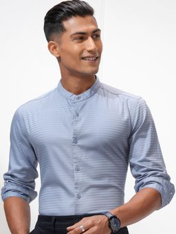HIGHLANDER - Men Blue Cotton Blend Textured Regular Fit Shirt