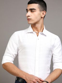 HIGHLANDER - Men White Viscose Textured Slim Fit Shirt
