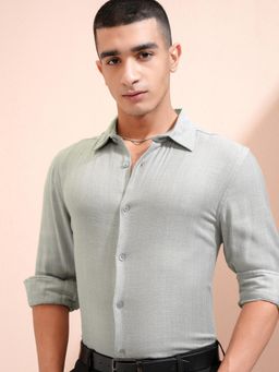 HIGHLANDER - Men Grey Cotton Blend Textured Regular Fit Formal Shirt