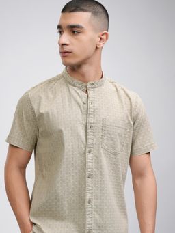 HIGHLANDER - Men Olive Cotton Textured Slim Fit Shirt