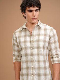 HIGHLANDER - Men Beige Cotton Checks Slim Fit Shirt
