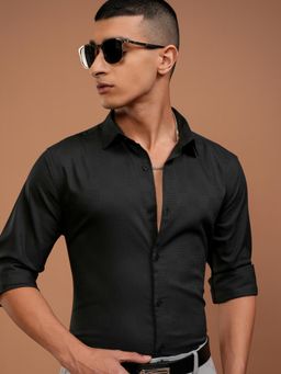 HIGHLANDER - Men Black Cotton Blend Self Design Slim Fit Formal Shirt
