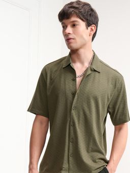 HIGHLANDER - Men Olive Cotton Blend Textured Relaxed Fit Shirt