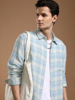 HIGHLANDER - Men Blue Cotton Checks Relaxed Fit Shirt
