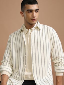 HIGHLANDER - Men Cream Cotton Stripes Slim Fit Shirt