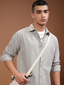 HIGHLANDER - Men Grey Cotton Checks Slim Fit Shirt