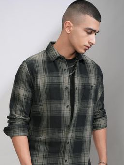 HIGHLANDER - Men Green Cotton Checks Slim Fit Shirt