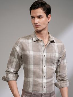 HIGHLANDER - Men Tan Polyester Blend Checks Slim Fit Shirt