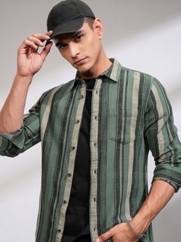 HIGHLANDER - Men Green Cotton Stripes Slim Fit Shirt