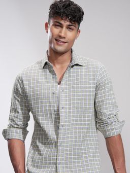 HIGHLANDER - Men Grey Cotton Checks Slim Fit Shirt