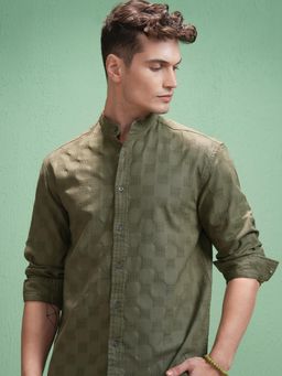 HIGHLANDER - Men Olive Cotton Self Design Relaxed Fit Shirt