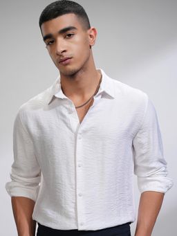 HIGHLANDER - Men White Rayon Solid Slim Fit Formal Shirt