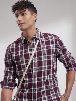 HIGHLANDER - Men Maroon Cotton Blend Checks Slim Fit Shirt