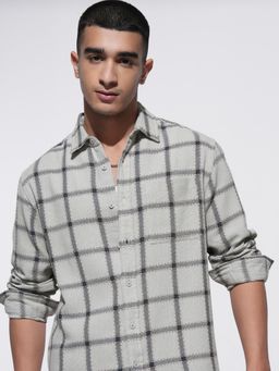 HIGHLANDER - Men Grey Cotton Blend Checks Relaxed Fit Shirt