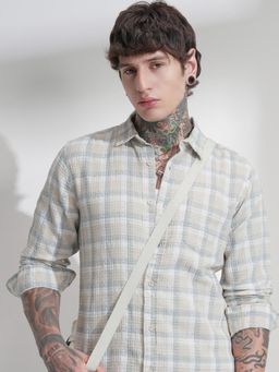 HIGHLANDER - Men Beige Cotton Blend Checks Slim Fit Shirt