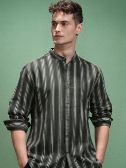 HIGHLANDER - Men Olive Cotton Blend Stripes Relaxed Fit Shirt
