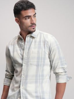 HIGHLANDER - Men Grey Cotton Blend Checks Slim Fit Shirt