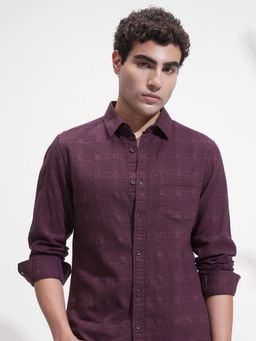 HIGHLANDER - Men Purple Cotton Textured Slim Fit Shirt