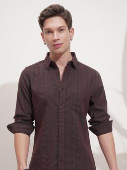 HIGHLANDER - Men Burgundy Cotton Blend Self Design Slim Fit Shirt