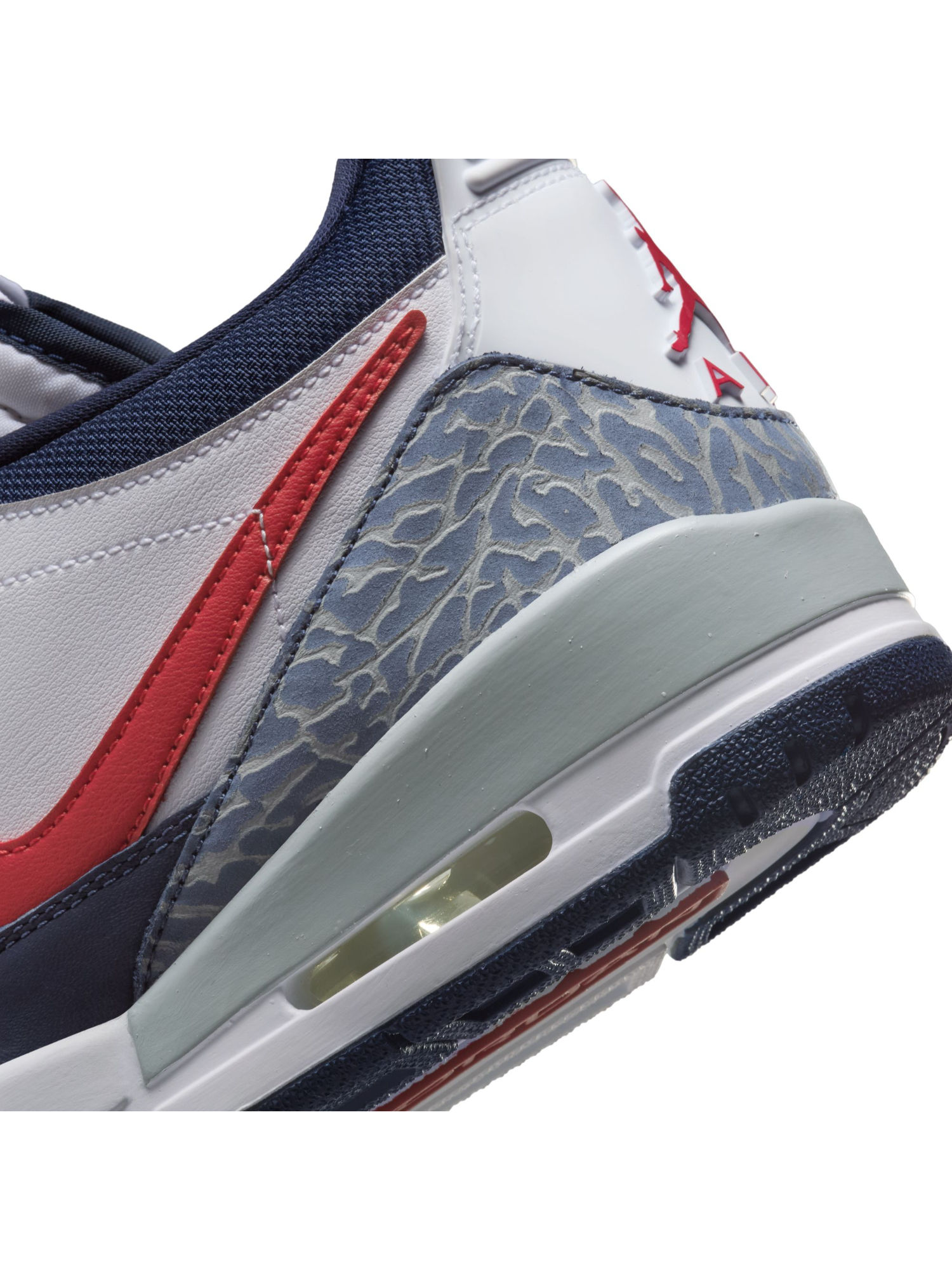 georgetown jordan 3 footlocker