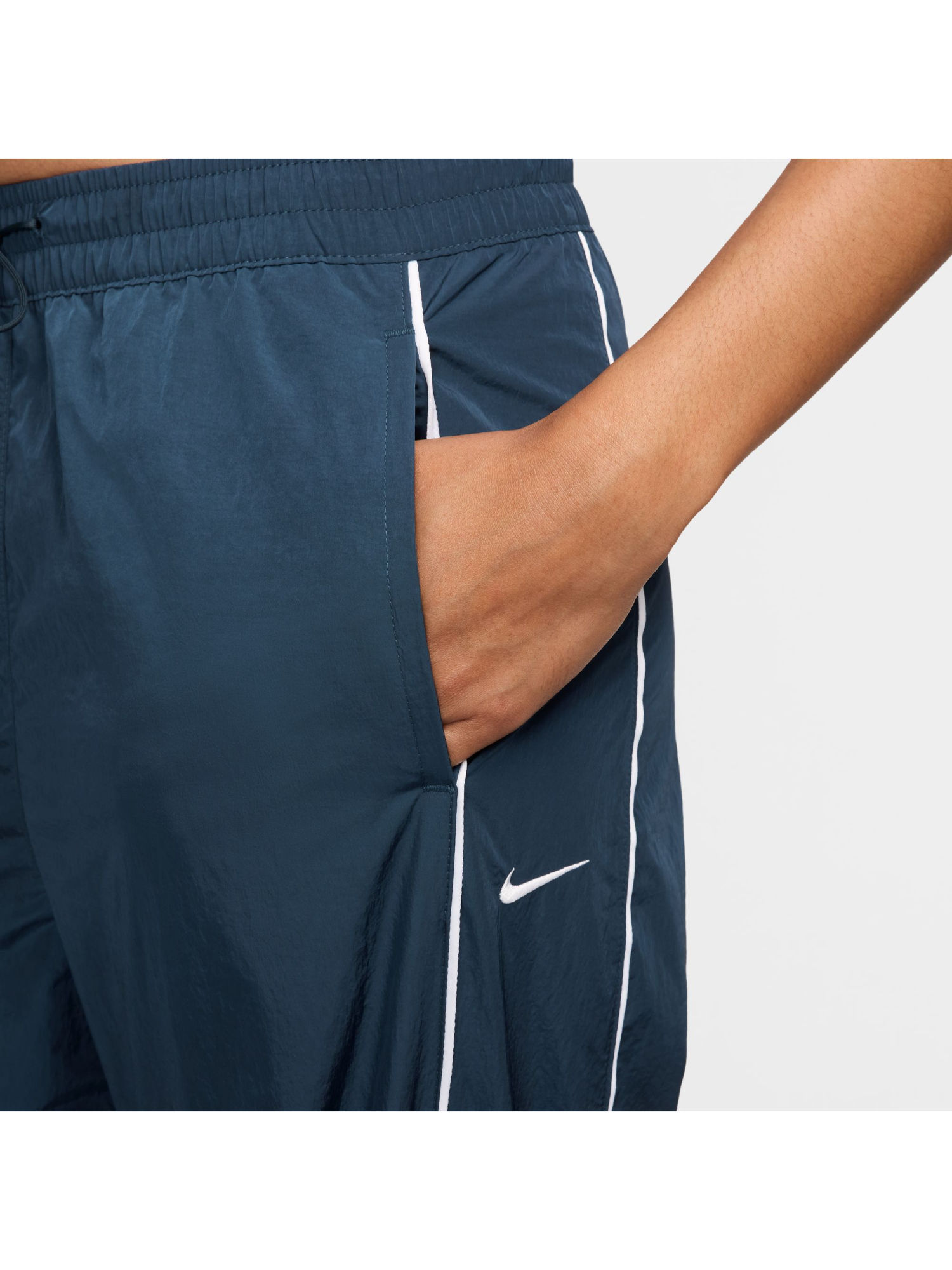 nike windrunner training pants