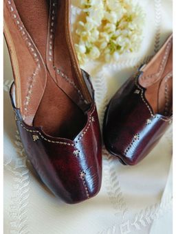 Desi Colour - Women Elegance Ethnic Juttis Wine