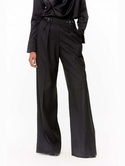 Qua - Buckled Wide-Leg Trousers