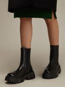 Black color option, Sold out, Currently selected